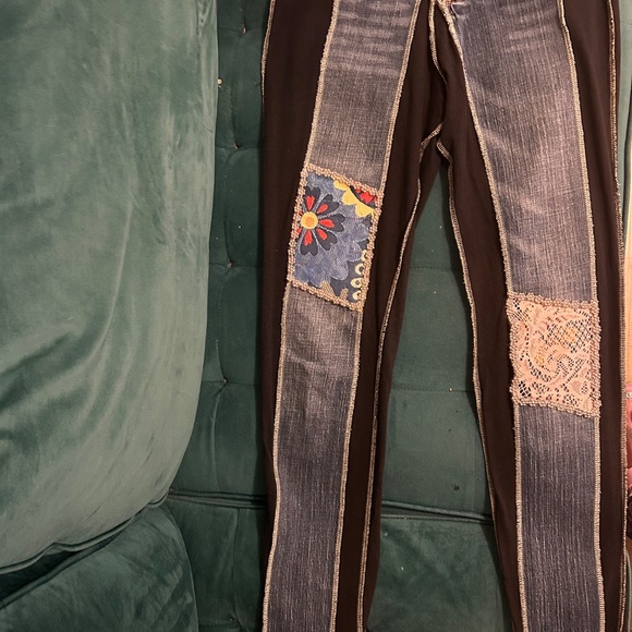 Styles Ever after women’s jeans - Picture 2 of 5